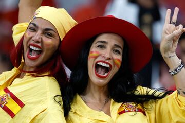 Aficionadas españolas muestran su apoyo a España.