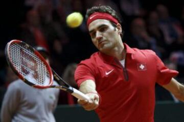 Roger Federer cayó fácil ante Gael Monfils por 6-1, 6-4 y 6-3 en el segundo encuentro de la final.