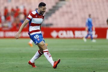 Antonio Puertas celebrando un gol.