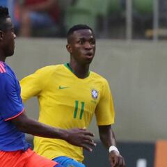 Vinicius elogia a Solari