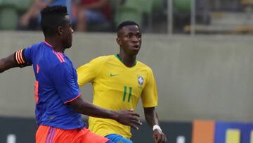 El jugador del Real Madrid Vinicius Jr. persigue un bal&oacute;n en el amistoso Sub-20 entre Brasil y Colombia disputado en Belo Horizonte.