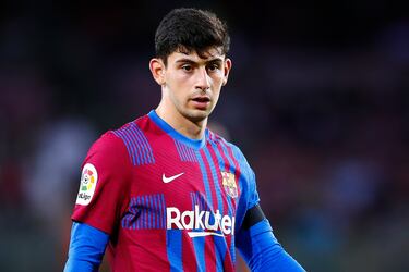 Cedido al Barça en 2021, Yusuf Demir apenas tuvo oportunidades antes de que el club cancelase su cesión en enero de 2022 para evitar una obligatoriedad de compra.  Desde entonces ha pasado por diferentes equipos, pero no ha logrado consolidarse en ningún esquema estable, tratándose todavía de un jugador joven con posibilidad de desarrollarse. 

