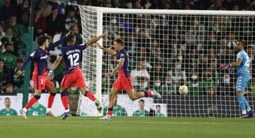 0-1. João Félix celebra el primer gol.