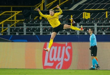 2-0. Segundo penalti. Erling Haaland celebró el segundo gol.