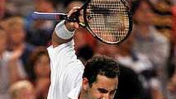 ELIMINADO. Costa se despide del torneo en un emocionante partido de octavos que agotó los cinco sets y que cerró la representación española en los cuadros de individuales.