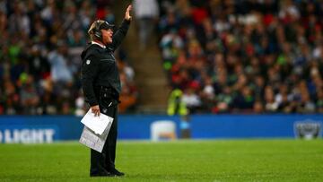 LONDON, ENGLAND - OCTOBER 14: OaJon Grudenkland Raiders head coach Jon Gruden issues instructions during the NFL International Series game between Seattle Seahawks and Oakland Raiders at Wembley Stadium on October 14, 2018 in London, England. (Photo by Dan Istitene/Getty Images)