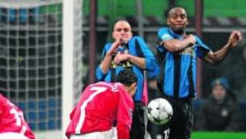 <b>SIN TINO. </b>Cristiano lo intentó, como en esta falta, pero no tuvo gol.