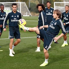 El Real Madrid se entrena al completo, salvo Carvajal