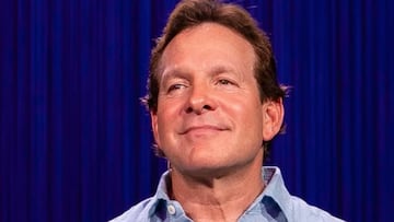 Qué fue de Steve Guttenberg, la estrella de ‘Loca academia de policía’ que se ausentó para cuidar a su familia