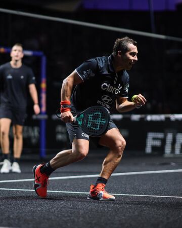 Javier Valdés festeja un punto en el Finlandia Premier Pádel.