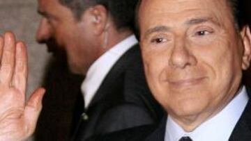 <b>ADMIRACIÓN.</b> El presidente del AC Milan Silvio Berlusconi afirmó que su equipo "intentará contratarle".