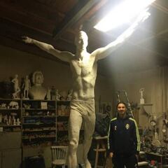 Ibrahimovic: "Cuando vas a Suecia tienes la Estatua de Zlatan"