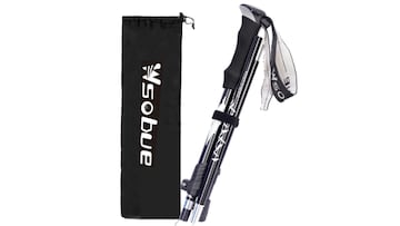 Bastón de trekking plegable de Wsobue disponible en Amazon.