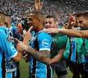 Gremio golpea primero