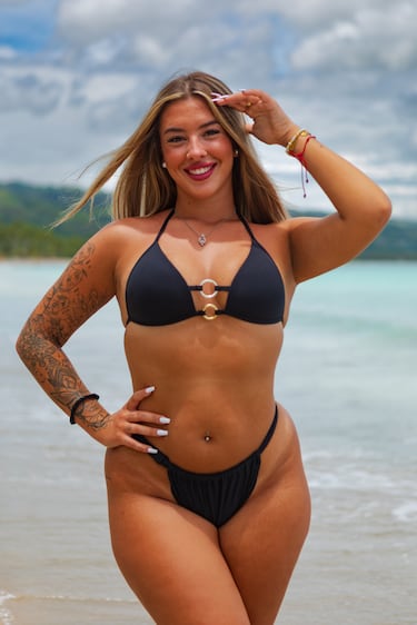 Alba tiene 20 años, es profesora de baile y viene de Málaga. 