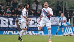 Airam celebra un gol con el Extremadura.