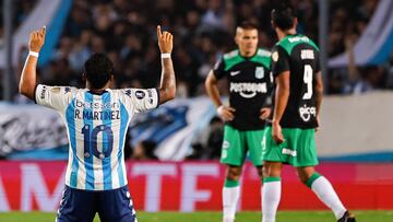 AME9718. BUENOS AIRES (ARGENTINA), 10/08/2023.- Roger Martínez de Racing celebra un gol hoy, en un partido de los octavos de final de la Copa Libertadores entre Racing y Atlético Nacional en el estadio Presidente Perón en Buenos Aires (Argentina). EFE/ Juan Ignacio Roncoroni