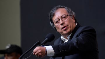 FILE PHOTO: Colombian President Gustavo Petro speaks during an event with peace negotiators of Colombia's government and the National Liberation Army (ELN) rebels, in Bogota, Colombia August 3, 2023. REUTERS/Vannessa Jimenez/File Photo