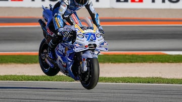 'Stoppie' de Álex Márquez en Valencia.