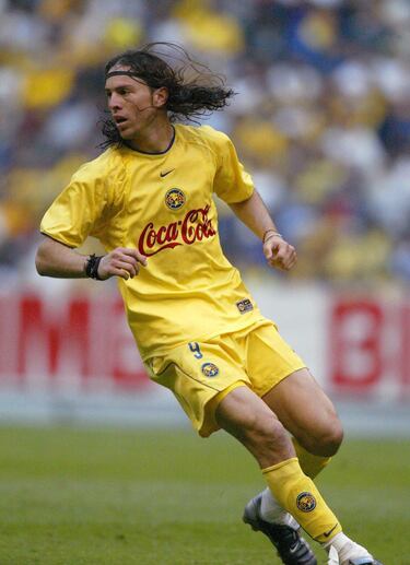 En total 32 futbolistas han vestido la camiseta de América y Pumas.