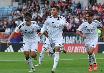 Yusi celebra su gol al Yeclano con el Castilla.