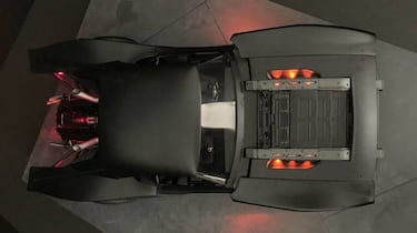 El Batmóvil de Robert Pattinson a todo detalle a través de nuevas fotografías