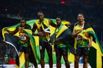 En los Juegos Olímpicos de Londres 2012, el 11 de agosto, estableció un nuevo récord mundial en el relevo 4x100 con registro de 36,84. Además superó el récord olímpico en los 100 metros lisos tras ganar la final con un tiempo de 9,63, estableciendo la segunda mejor marca de la historia, y también triunfó en los 200m, siendo el primer atleta en ganar la medalla de oro olímpica en dos juegos consecutivos en ambas pruebas. En la imagen el equipo de Jamaica integrado por Yohan Blake, Usain Bolt, Nesta Carter y Michael Frater.