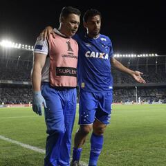 Figura de Cruzeiro, rival de la U, sufre grave lesión