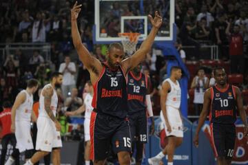 Granger celebra una acción.