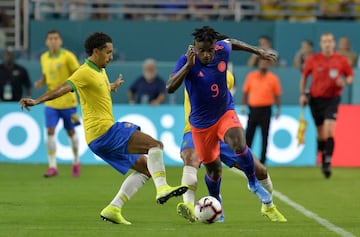 Brasil y Colombia empataron 2-2 en el Hard Rock Stadium. Luis Fernando Muriel anotó doblete, Neymar y Casemiro marcaron para el rival.