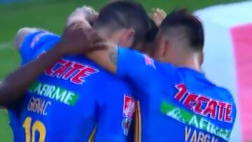 Eduardo Vargas asistió a Enner Valencia para el segundo gol del Tigres ante el Morelia.