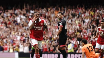 El brasileño Gabriel Jesus celebra el tercer gol del Arsenal ante el Sevilla en el Emirates Stadium. Aaron Chown/Getty Images