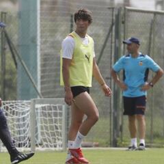 Jesús Vázquez, entre España y el Valencia