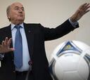 A Blatter le gusta la lucha entre Cristiano y Messi