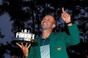 Sergio García de 37 años, ganó el Masters de Augusta en el playoff tras derrotar a Justin Rose. Fue un desenlace épico. El de Borriol, se enfundó la chaqueta verde convirtiendose en el tercer español en lograrlo