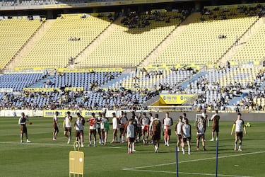 Pedrola y Benedetti se presentan a la afición en el Gran Canaria con una floja asistencia