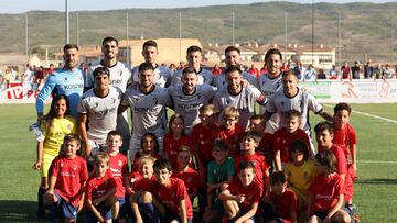 Onces de Osasuna y Huesca antes del inicio del partido.