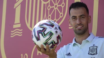 04/07/21  EUROCOPA 2020 
 ENTREVISTA SELECCION ESPA&Ntilde;OLA EN LAS ROZAS
 ESPA&Ntilde;A 
 
 SERGIO BUSQUETS 
 
 
 
 