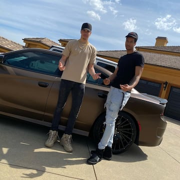 La joven estrella de los Charlotte Hornets es un reconocido fan¨¢tico de los veh¨ªculos de lujo, y as¨ª lo demuestra en sus redes sociales.