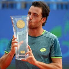 Cecchinato triunfa como 'lucky loser' ante Millman en Budapest
