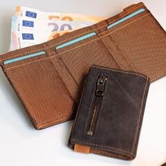 Protege tus tarjetas con esta cartera para hombre que además es billetera