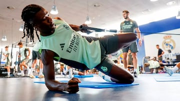 Camavinga durante el entrenamiento en el gimnasio.