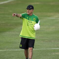 Osorio pide a los clubes exportar más jugadores a Europa