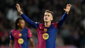 Marc Casadó, durante un partido con el Barça.