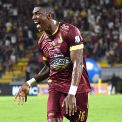 Mosquera, entre los defensas más goleadores del mundo