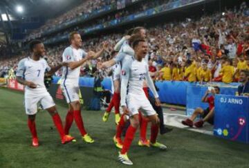 Alegría de los jugadores de Inglaterra después del gol 1-0 de Dier