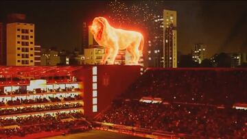 Nunca antes se había visto algo así: un león de fuego aparece en la fiesta de Estudiantes