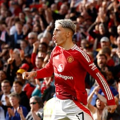 Alejandro Garnacho carga con el peso ofensivo en el Manchester United