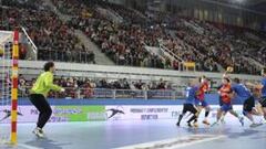 La Selección golea y la Caja Mágica aprueba el primer test