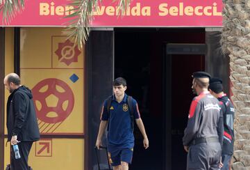 Caras largas en la Selección tras abandonar su hotel en Qatar